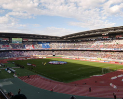 横浜日産スタジアム